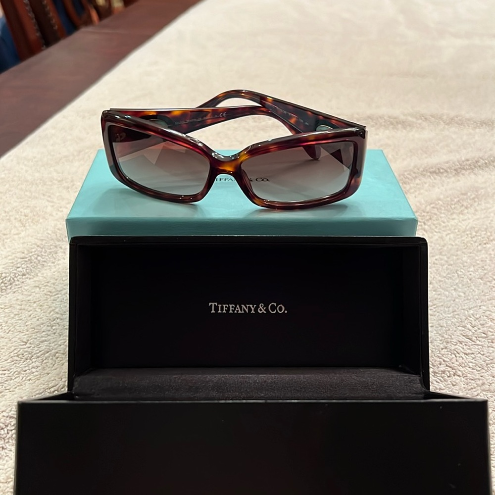 Return to Tiffany sunglasses by Luxottica